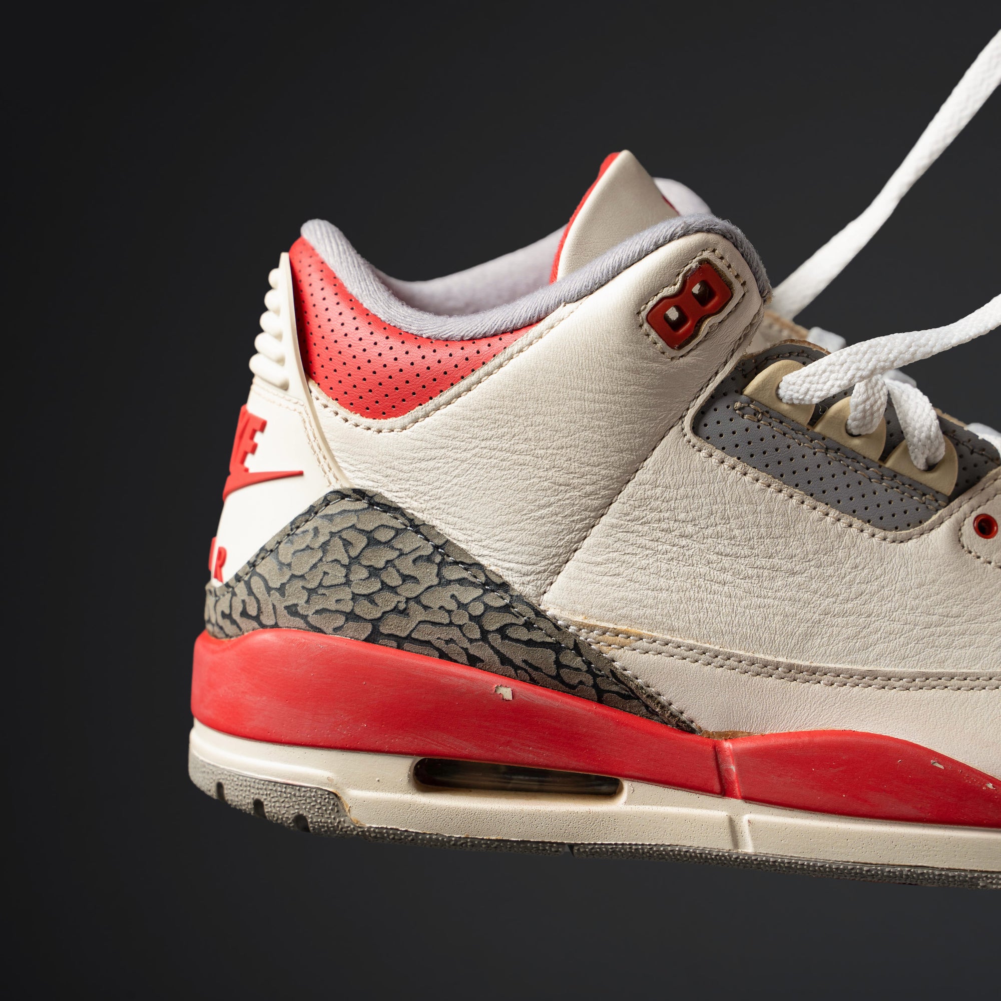 r.Air Jordan 3 Retro - FNDL AGED VIEW