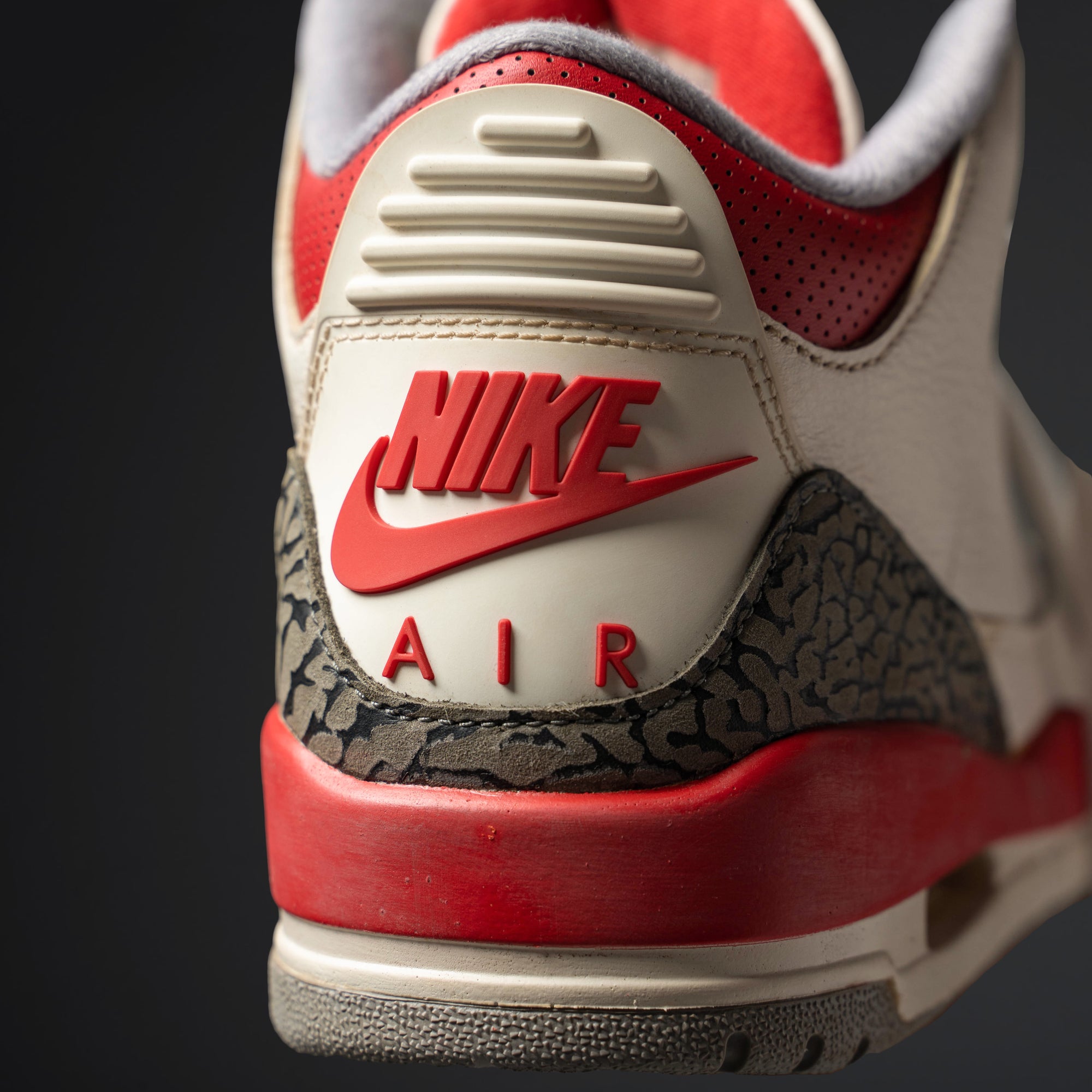 r.Air Jordan 3 Retro - FNDL AGED VIEW